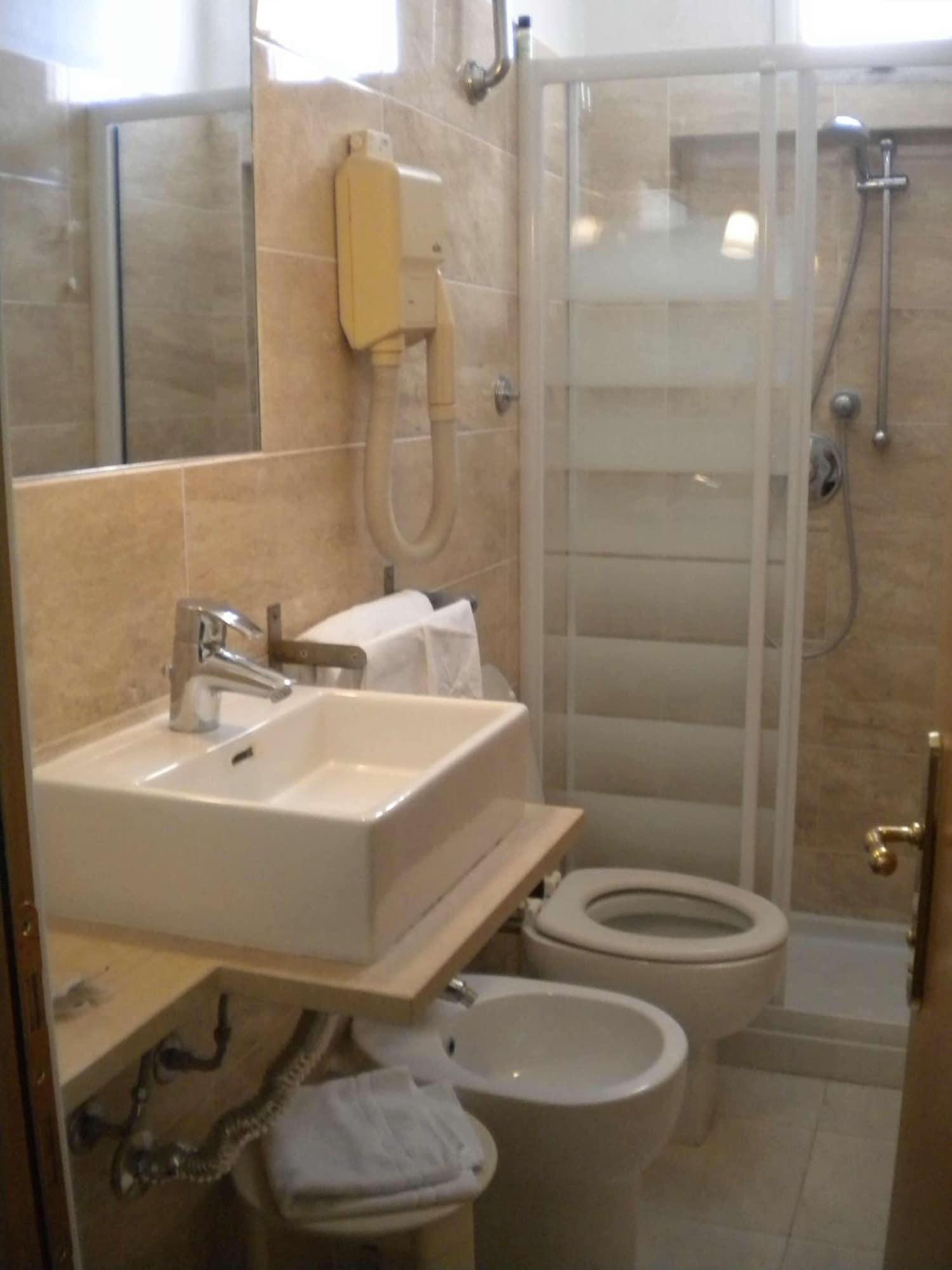 Hotel Touring Пиза Экстерьер фото